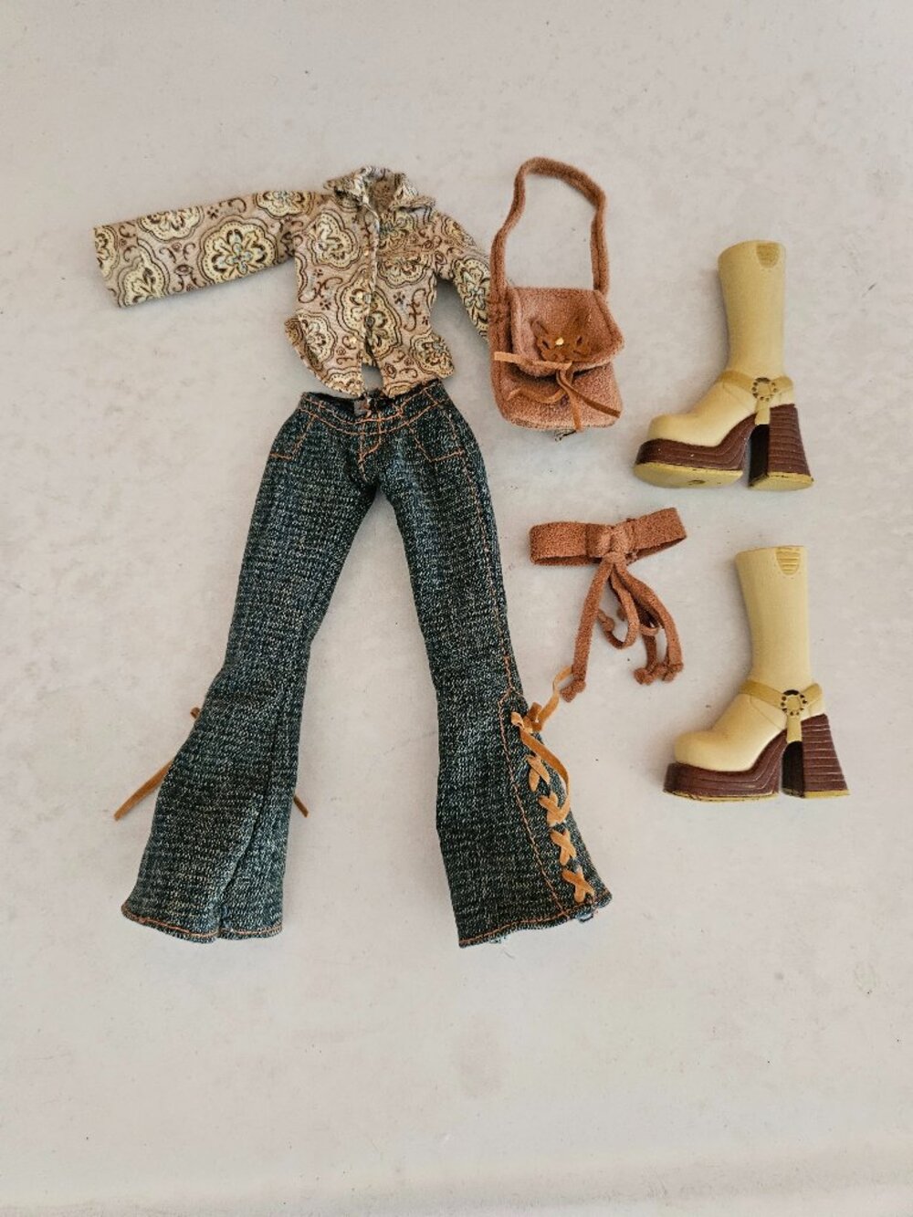 Bratz "Style It" Yasmin Outfit and Accessories